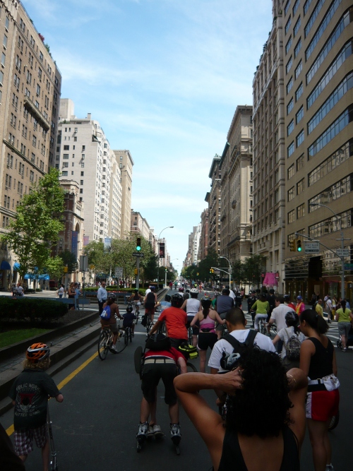 On saturday, one street in Manhattan was not available for cars. A nice opportunity to start cycling here.